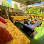 Hostel E Pousada Casa Amarela